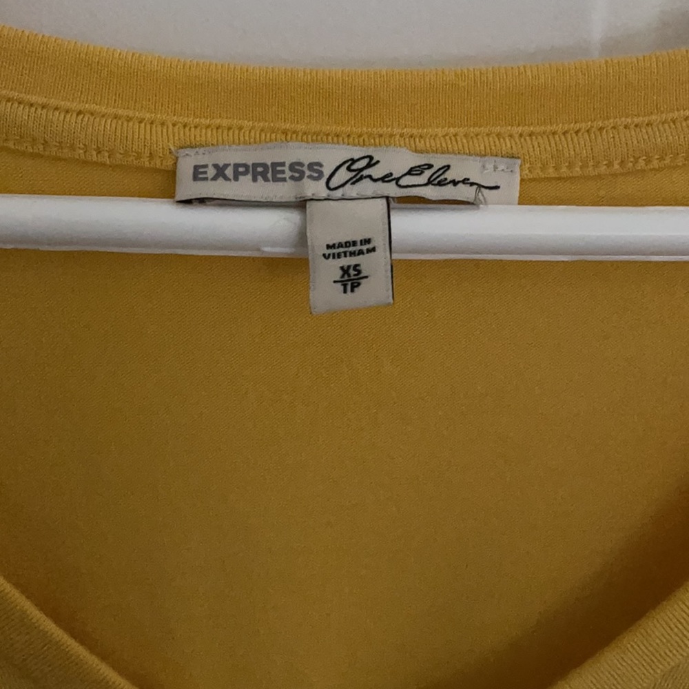 Express One Eleven Top - Picture 4 of 4